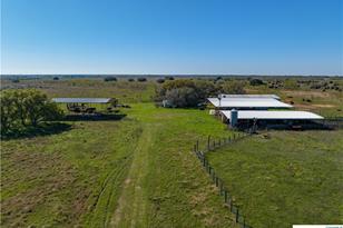 6018 County Rd 18, Damon, TX 77430 - Photo 2