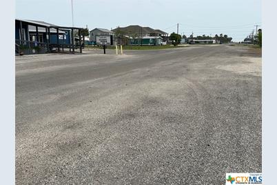 515 W Main Street, Port O'Connor, TX 77982 - Photo 2