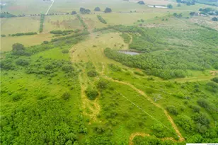 000 La Vernia Rd, Adkins, TX 78101 - Photo 8