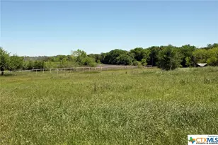 1023 Sierra Dr, Lockhart, TX 78644 - Photo 6