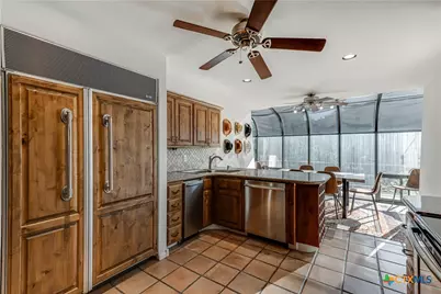 1078 Hillside View, New Braunfels, TX 78132 - Photo 14