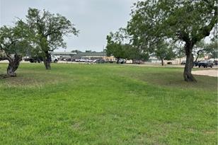 526 W Main St, Yorktown, TX 78164 - Photo 1