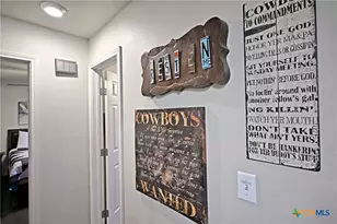 730 E Mather St, New Braunfels, TX 78130 - Photo 8