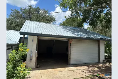 725 Post Oak Road, Goliad, TX 77963 - Photo 4
