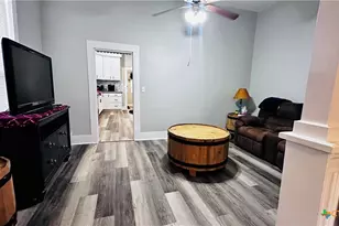 317 Crittenden St, Yoakum, TX 77995 - Photo 10