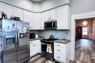 317 Crittenden St, Yoakum, TX 77995 - Photo 8