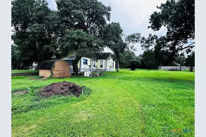 317 Crittenden Street, Yoakum, TX 77995 - Photo 22