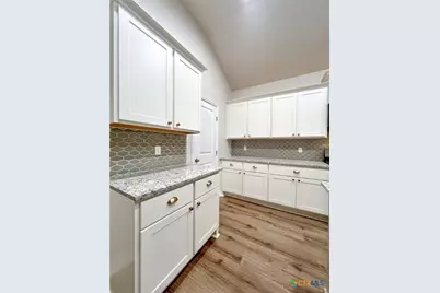 301 Cobblestone Court, Victoria, TX 77904 - Photo 14