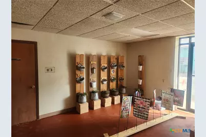 201 Morris Street, Yoakum, TX 77995 - Photo 4