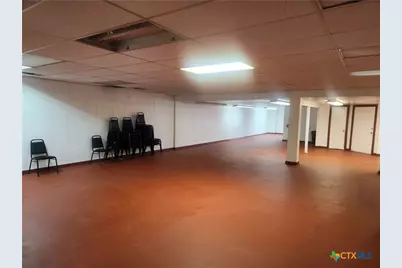 201 Morris Street, Yoakum, TX 77995 - Photo 2