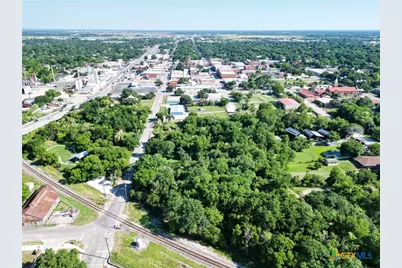 505 N Commerce Street, Lockhart, TX 78644 - Photo 10