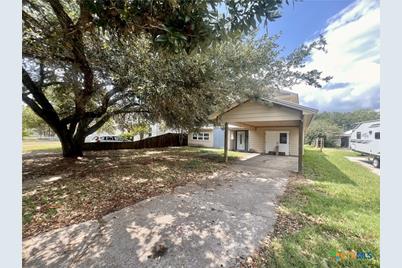 305 E Second Street, Cuero, TX 77954 - Photo 20