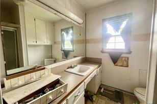 305 E Second St, Cuero, TX 77954 - Photo 16