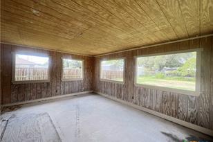 305 E Second St, Cuero, TX 77954 - Photo 8