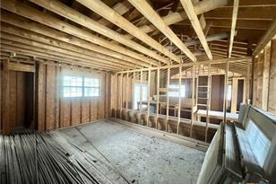 1902 N McLeod St, Cuero, TX 77954 - Photo 4