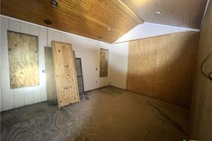 1902 N McLeod St, Cuero, TX 77954 - Photo 36