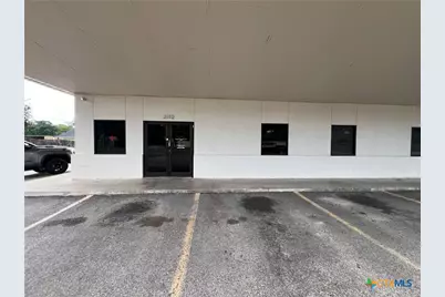 2112 N Navarro, Victoria, TX 77901 - Photo 2