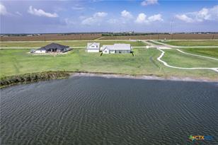 105 N Redfish Retreat Dr, Port Lavaca, TX 77979 - Photo 6