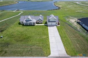 105 N Redfish Retreat Dr, Port Lavaca, TX 77979 - Photo 2