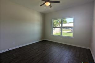 1704 E Ave G, Lampasas, TX 76550 - Photo 4