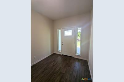 1708 E Ave G, Lampasas, TX 76550 - Photo 4