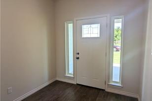 1708 E Ave G, Lampasas, TX 76550 - Photo 4