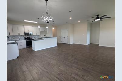 1708 E Ave G, Lampasas, TX 76550 - Photo 14