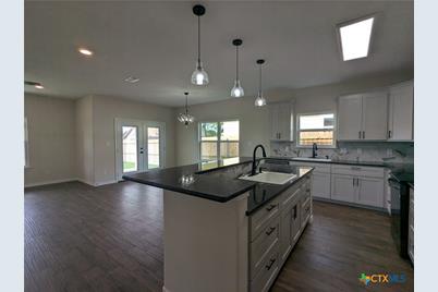 1708 E Ave G, Lampasas, TX 76550 - Photo 10