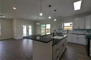 1708 E Ave G, Lampasas, TX 76550 - Photo 10