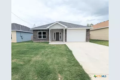 1708 E Ave G, Lampasas, TX 76550 - Photo 1