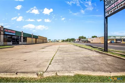 4202 N Navarro Street, Victoria, TX 77901 - Photo 42