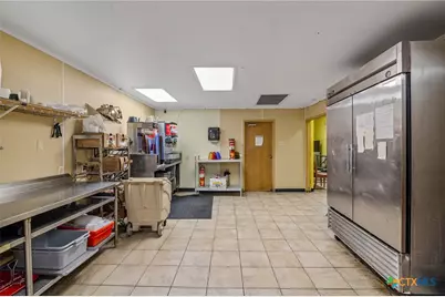 4202 N Navarro Street, Victoria, TX 77901 - Photo 40