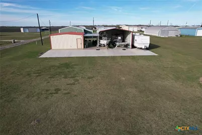 1012 W Denver Avenue, Seadrift, TX 77983 - Photo 2