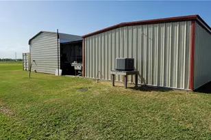 1012 W Denver Ave, Seadrift, TX 77983 - Photo 6