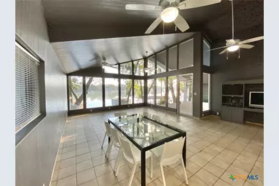 906 Lakeview Trail, Mcqueeney, TX 78123 - Photo 4