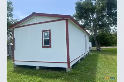 906 4th Street, Edna, TX 77957 - Photo 4