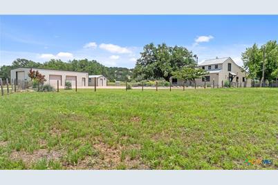 544 Alfred Henke Road, Fredericksburg, TX 78624 - Photo 20