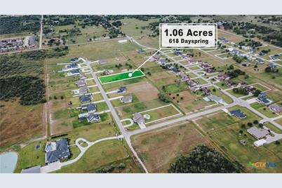 618 Dayspring, Victoria, TX 77904 - Photo 8