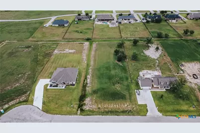 664 Dayspring, Victoria, TX 77904 - Photo 2