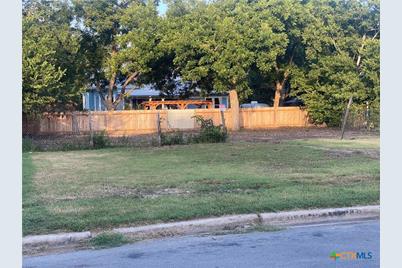 138 Elm Street, Lockhart, TX 78644 - Photo 4