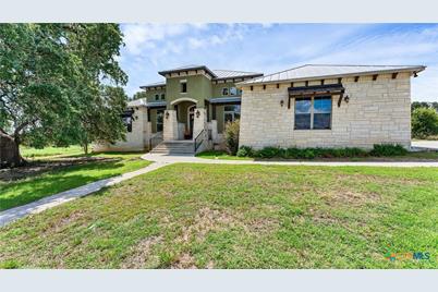 614 Battistrada, New Braunfels, TX 78132 - Photo 2