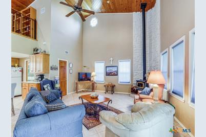 6300 Hickory Forrest Drive, Seguin, TX 78155 - Photo 4