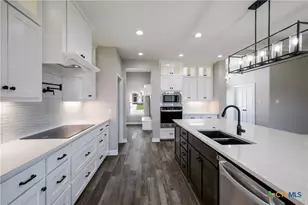 1134 Creekstone Trl, Seguin, TX 78155 - Photo 4