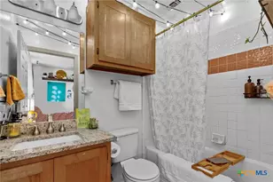 527 W San Antonio St, San Marcos, TX 78666 - Photo 14