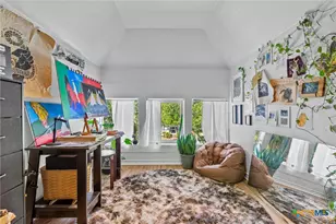 527 W San Antonio St, San Marcos, TX 78666 - Photo 30