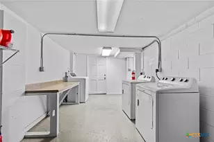 527 W San Antonio St, San Marcos, TX 78666 - Photo 46