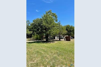 505 E 4th Street, Cameron, TX 76520 - Photo 4
