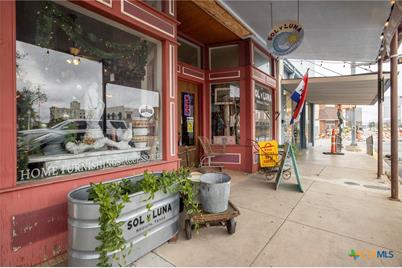 112 E Court Street, Seguin, TX 78155 - Photo 20