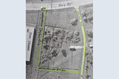 808-812 W Dayton Avenue, Seadrift, TX 77983 - Photo 2