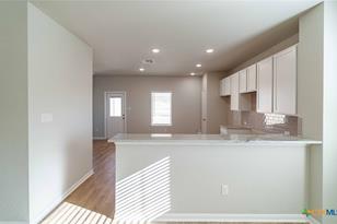 1208 Marvin Grv, Seguin, TX 78155 - Photo 4
